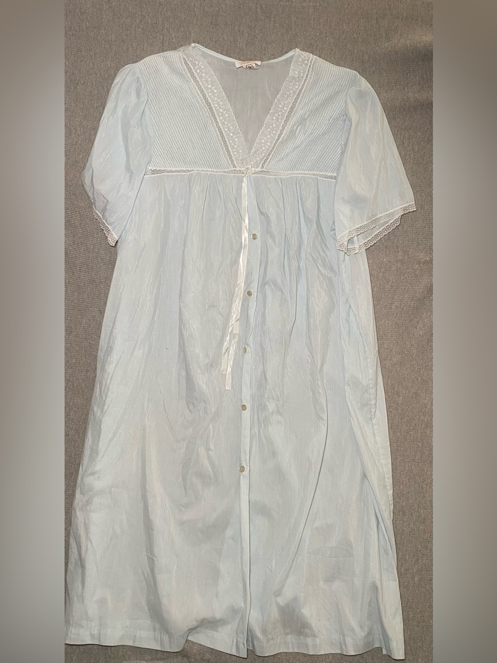 LADY BARBIZON Nightgown Sz 2X Light Blue w/ Lace Embroidered Flowers Buttons